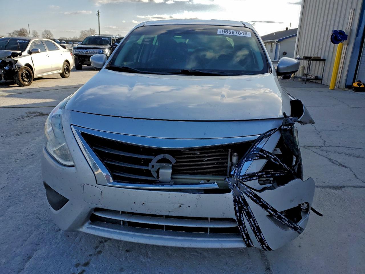 2018 NISSAN VERSA S photo 5