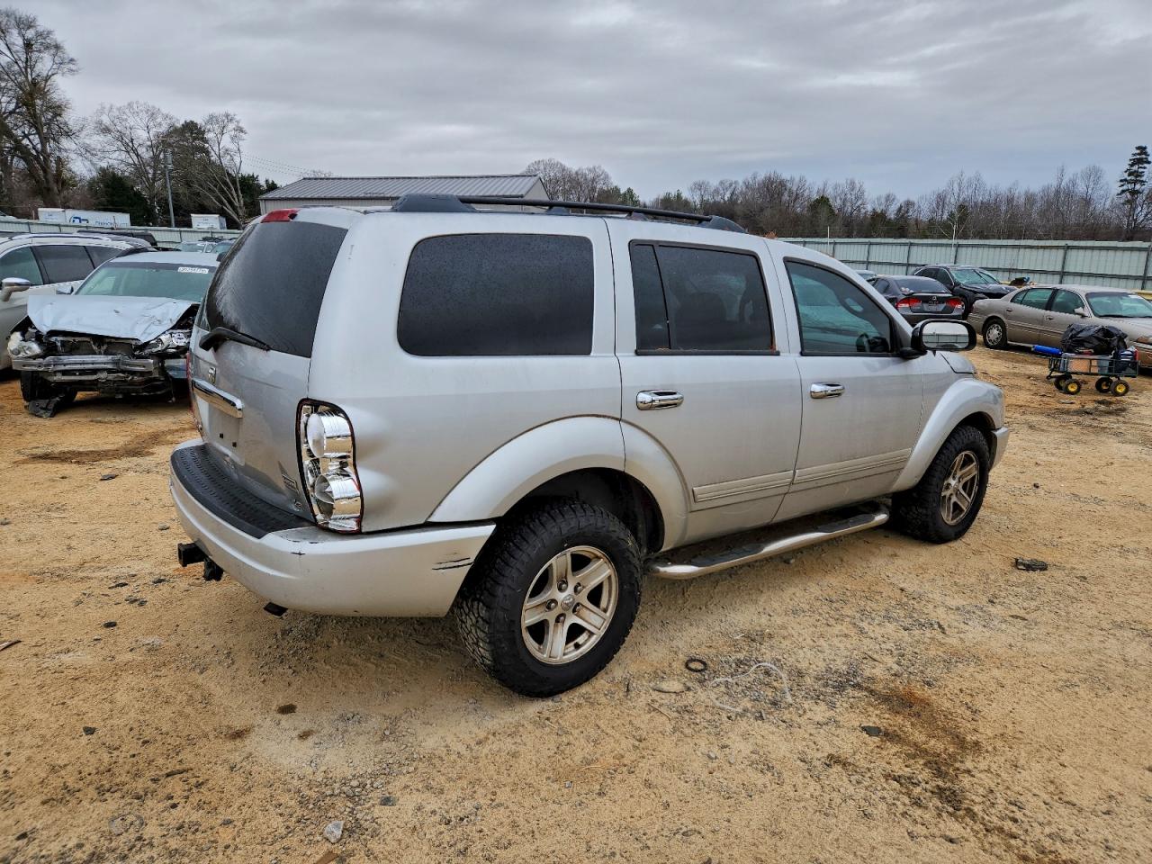 2004 DODGE DURANGO SLT photo 3