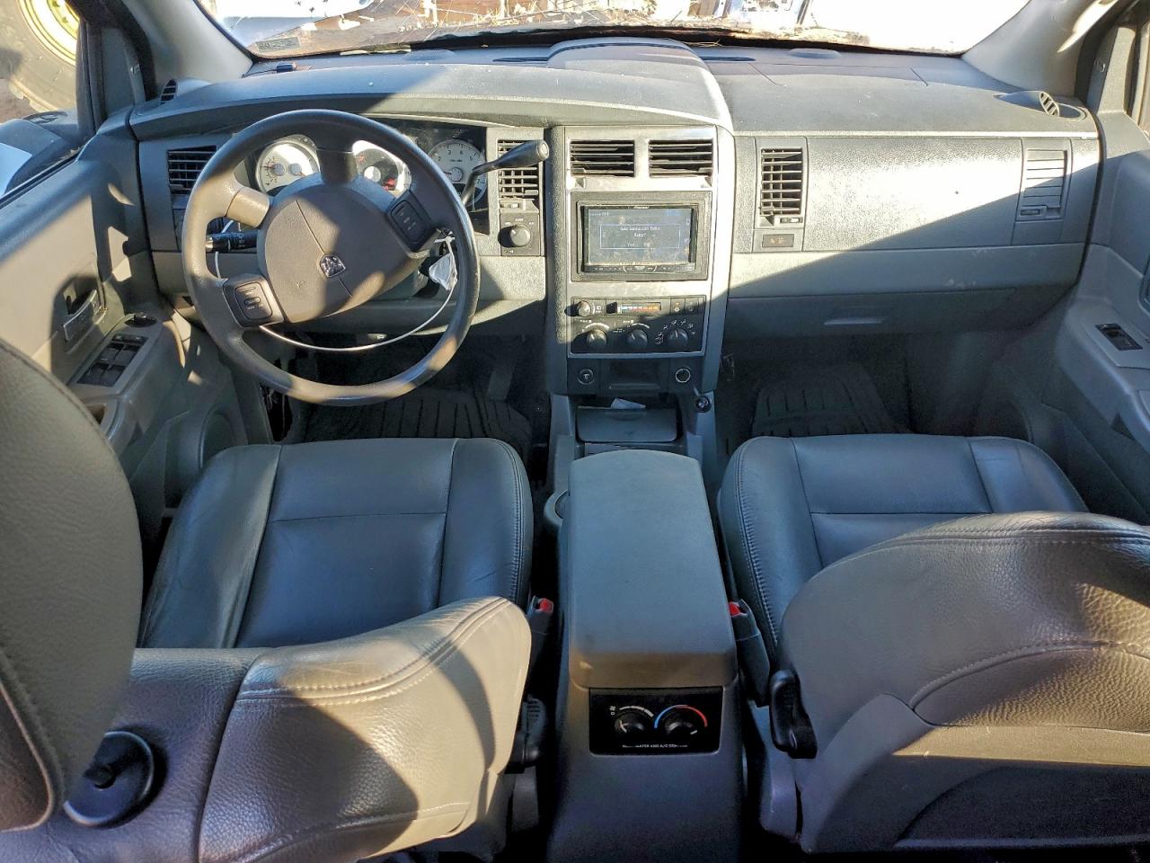 2004 DODGE DURANGO SLT photo 8