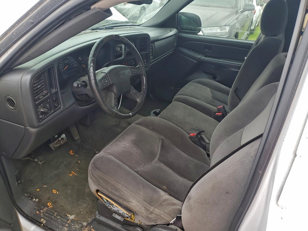 2004 GMC NEW SIERRA C1500 photo 8