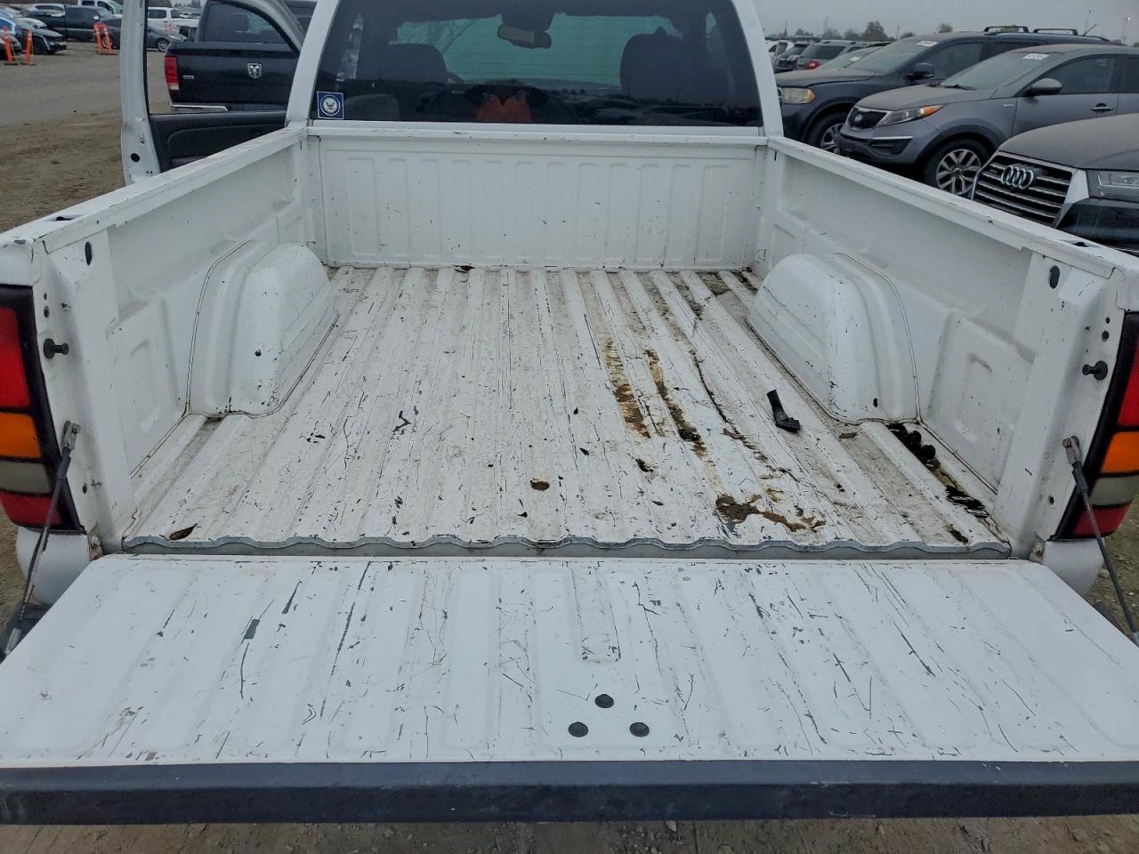 2004 GMC NEW SIERRA C1500 photo 10