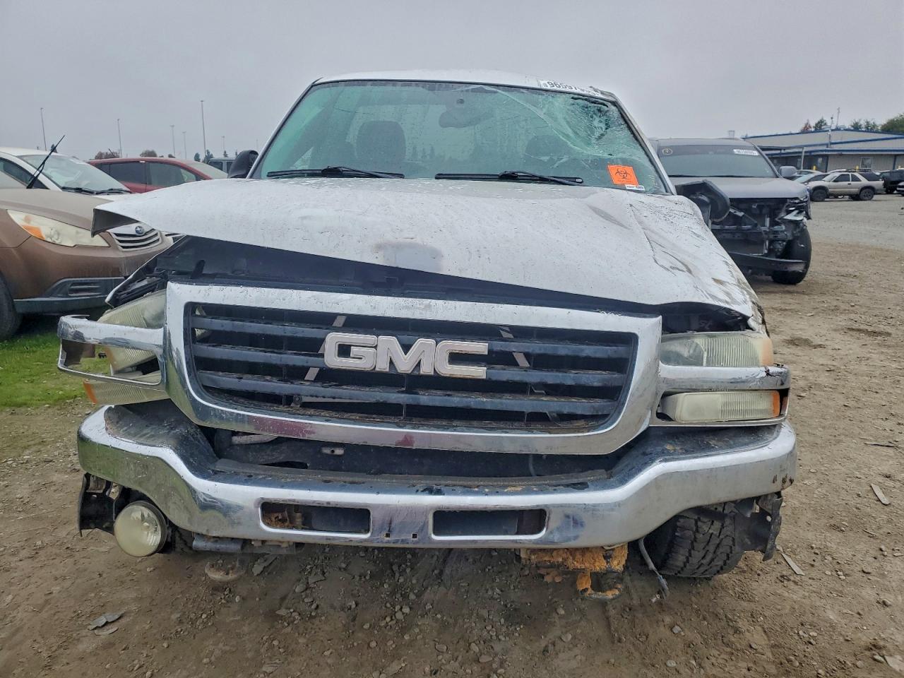 2004 GMC NEW SIERRA C1500 photo 5