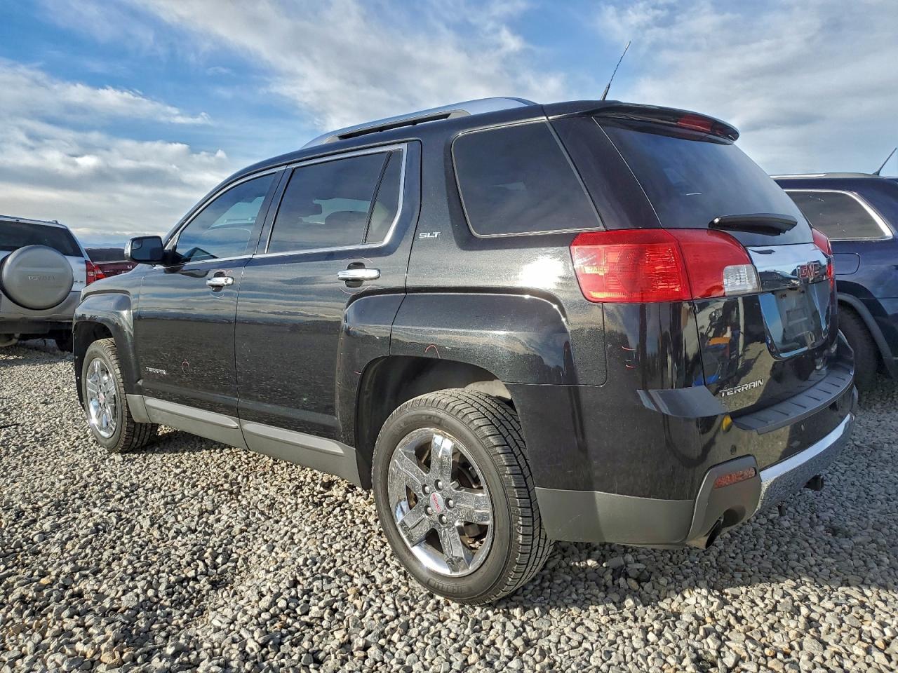 2012 GMC TERRAIN SLT photo 2