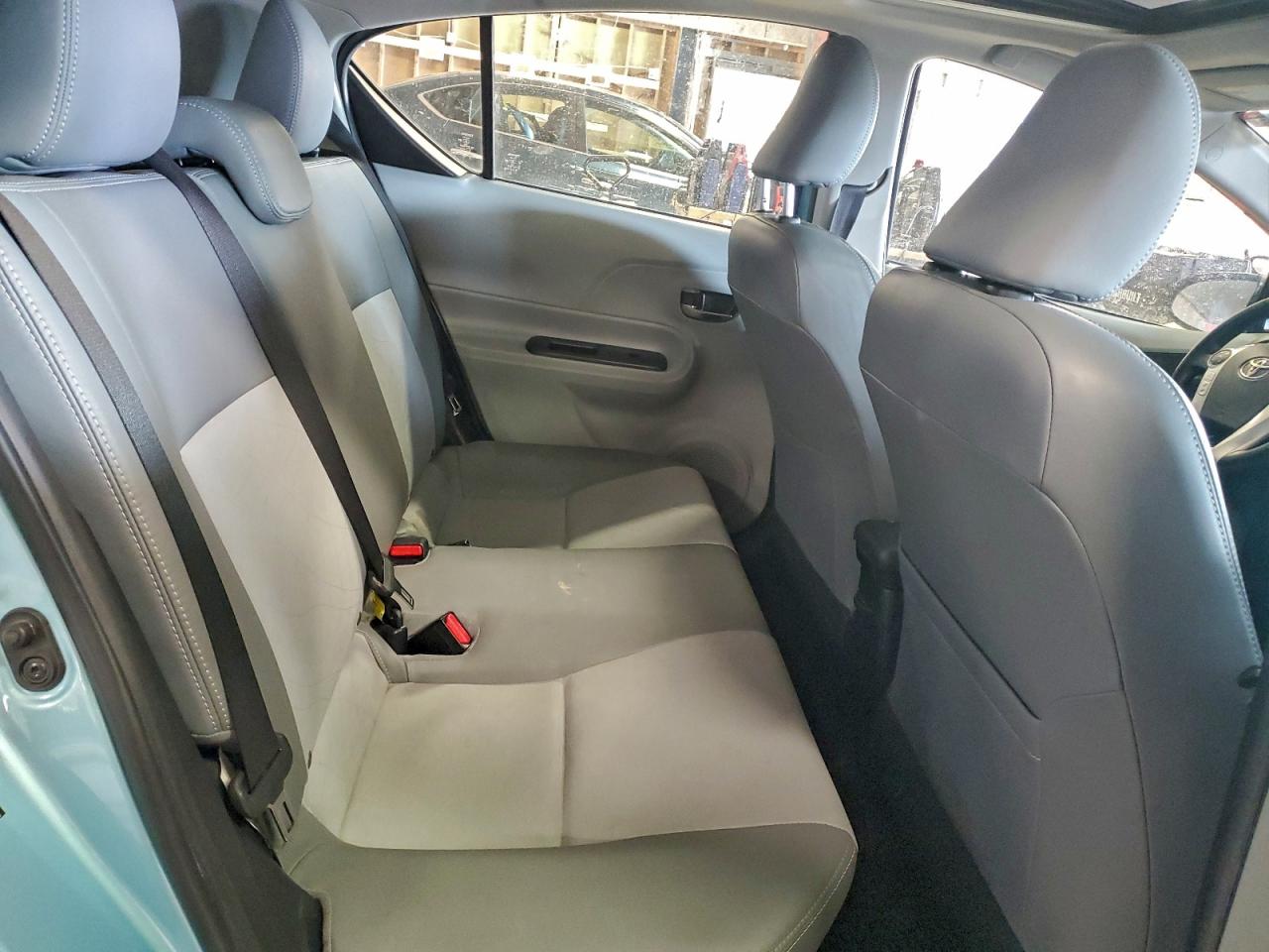 2013 TOYOTA PRIUS C photo 10