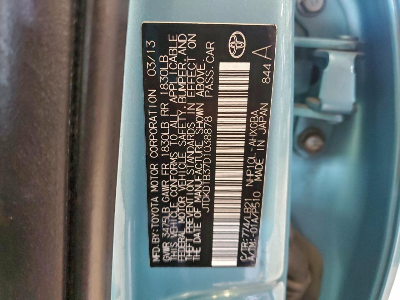 2013 TOYOTA PRIUS C photo 12