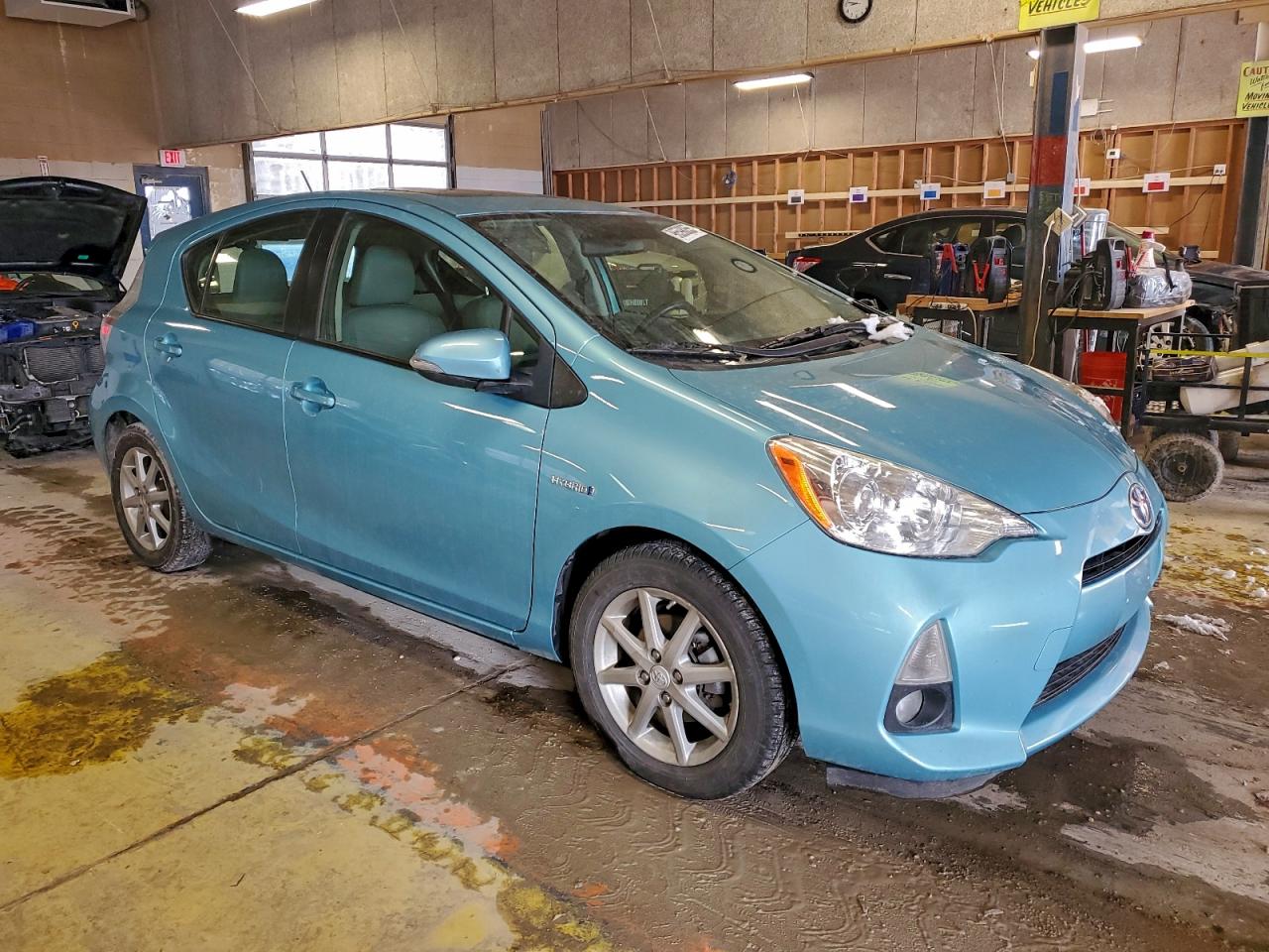 2013 TOYOTA PRIUS C photo 4