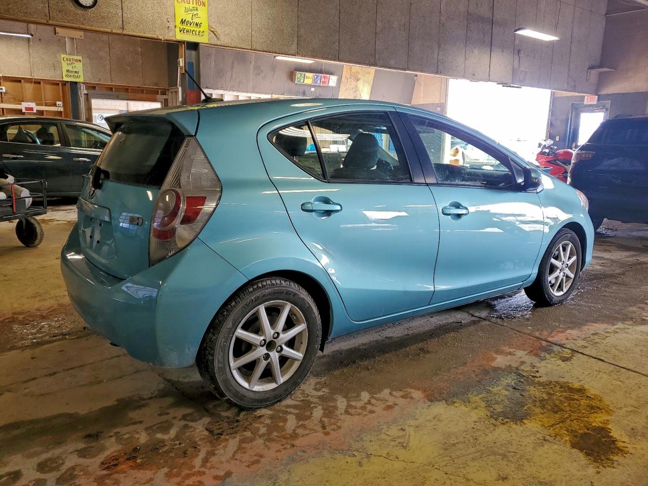 2013 TOYOTA PRIUS C photo 3