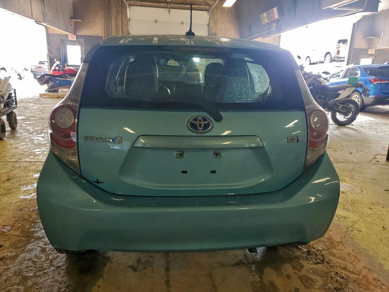 2013 TOYOTA PRIUS C photo 6
