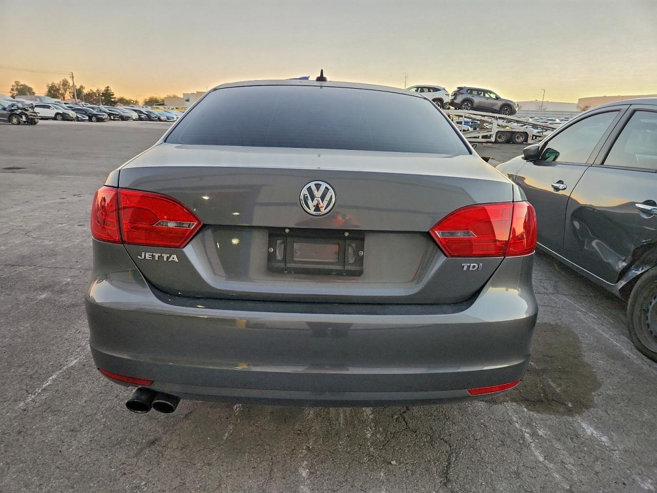 2014 VOLKSWAGEN JETTA TDI photo 6
