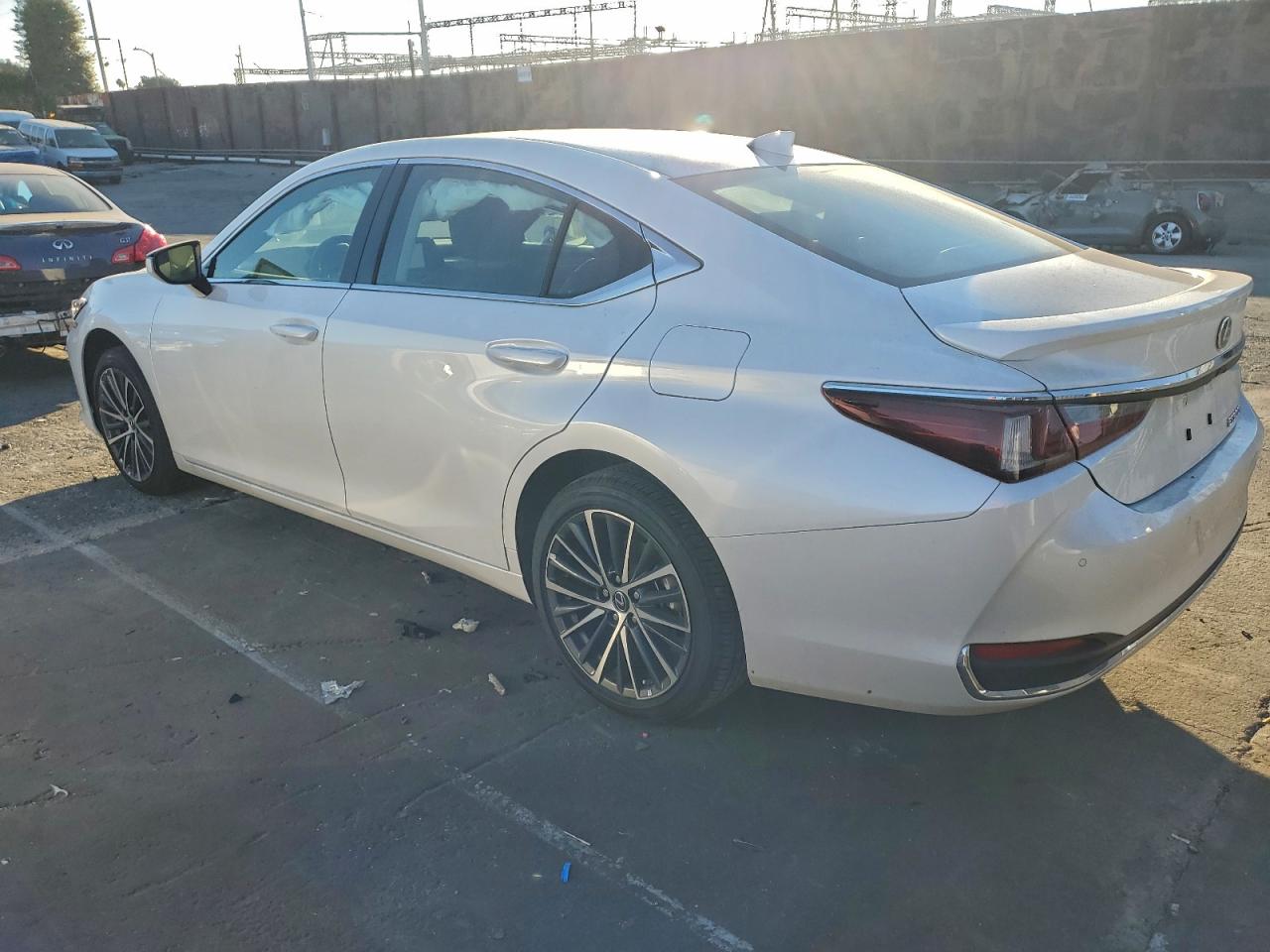 2025 LEXUS ES 300H BASE photo 2