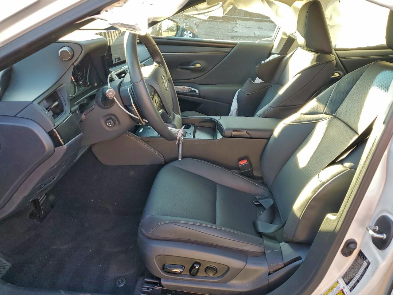 2025 LEXUS ES 300H BASE photo 7