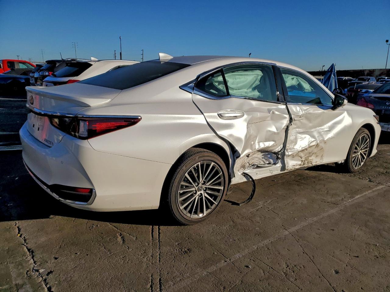 2025 LEXUS ES 300H BASE photo 3