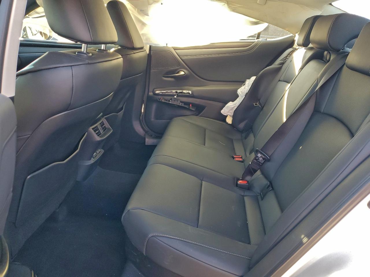 2025 LEXUS ES 300H BASE photo 10