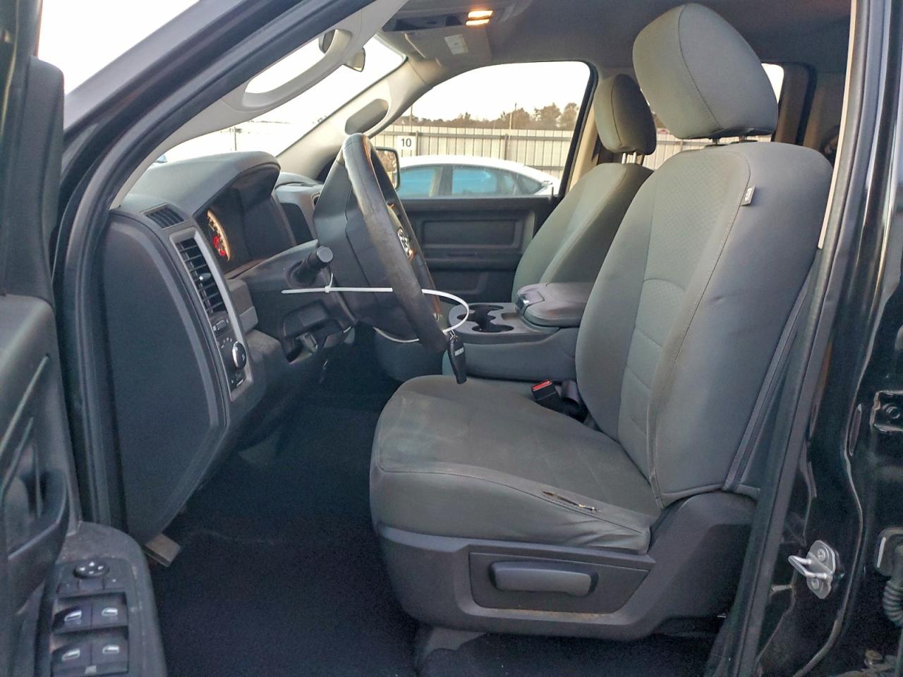 2017 RAM 1500 ST photo 7