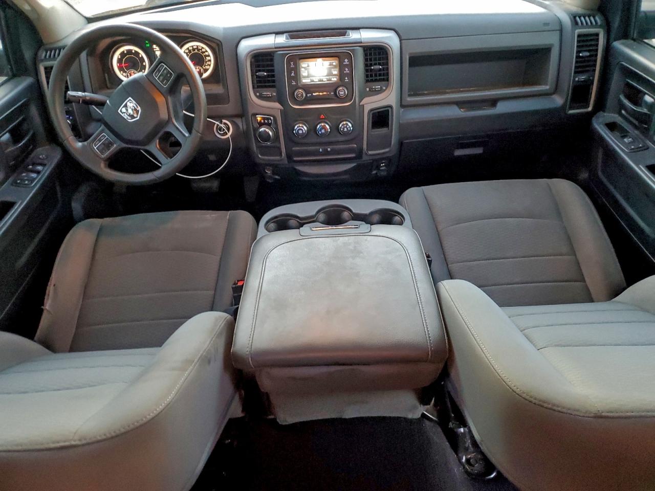 2017 RAM 1500 ST photo 8