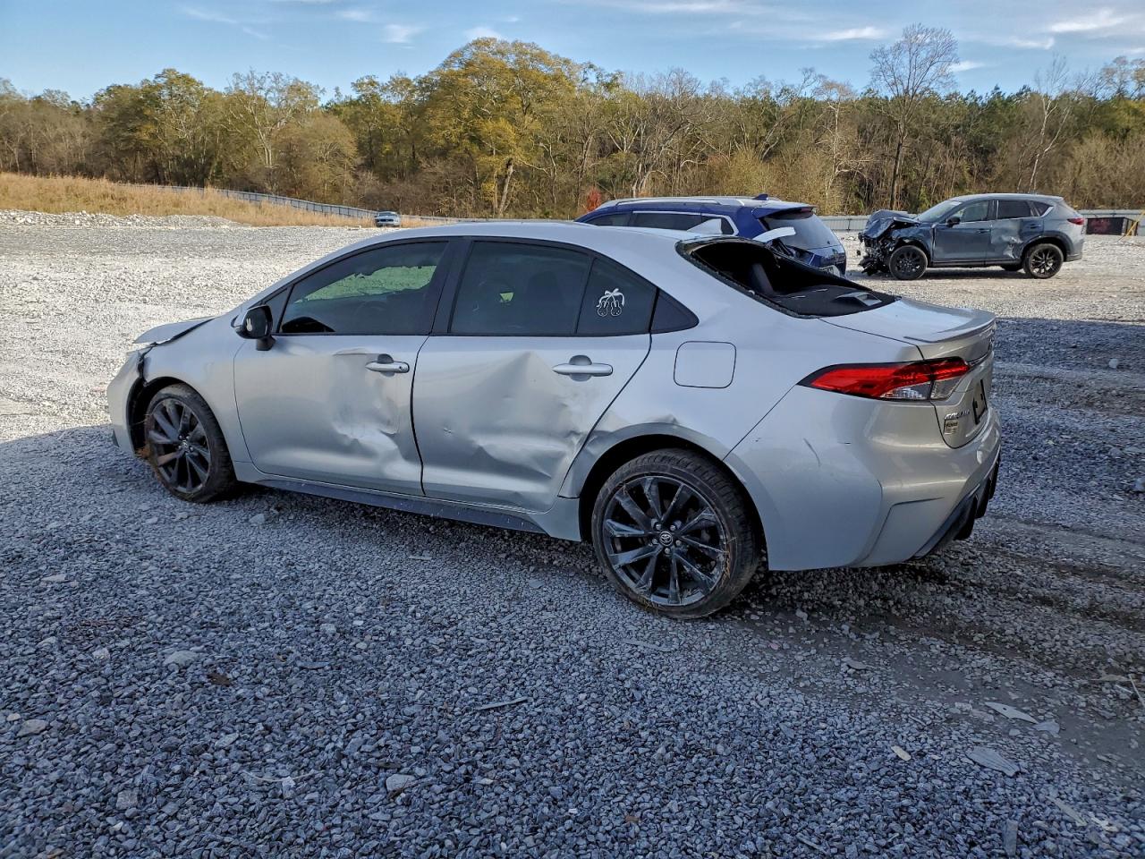 2024 TOYOTA COROLLA LE photo 2