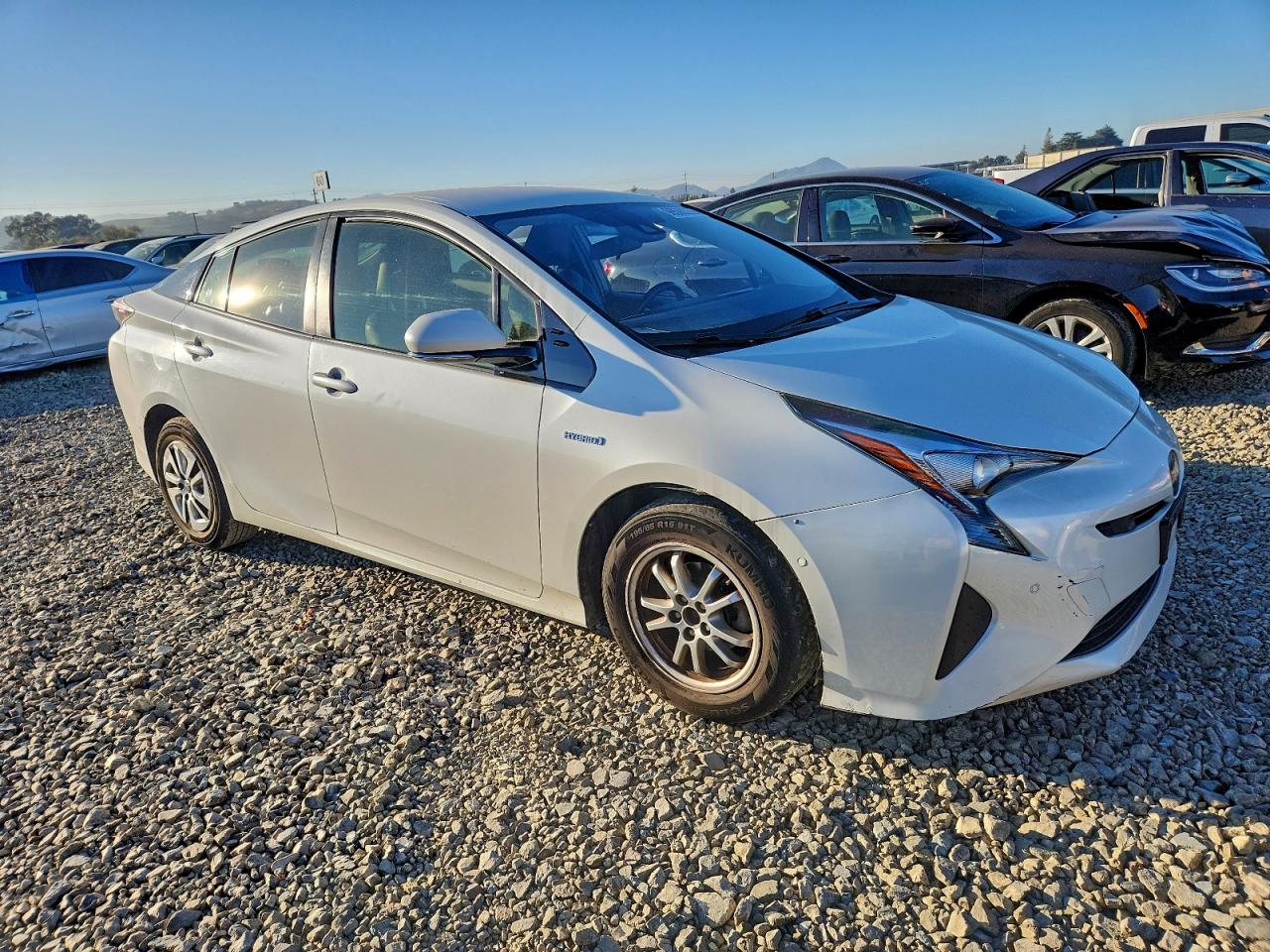2017 TOYOTA PRIUS photo 4