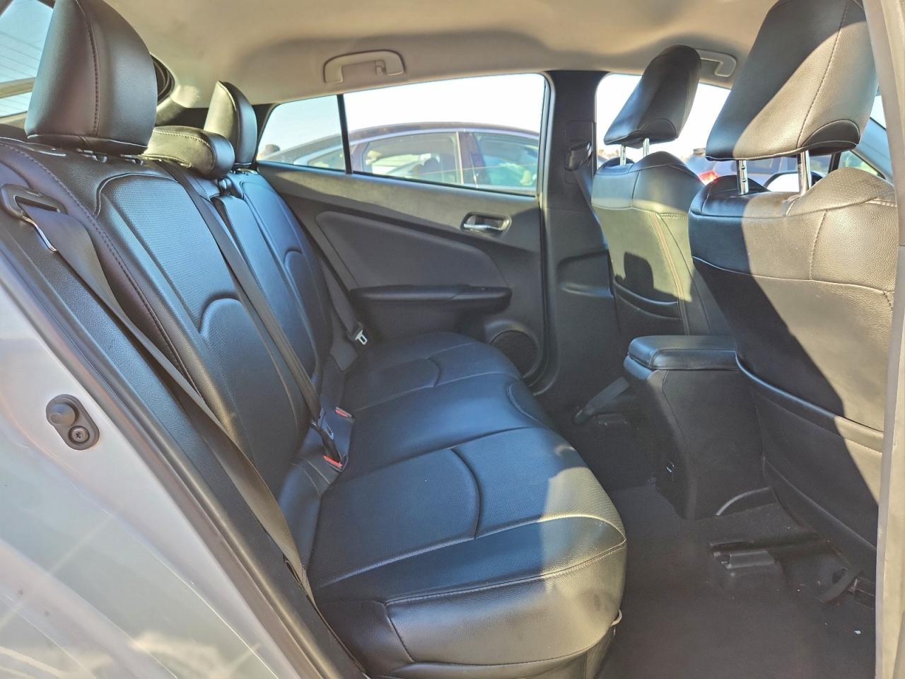 2017 TOYOTA PRIUS photo 10