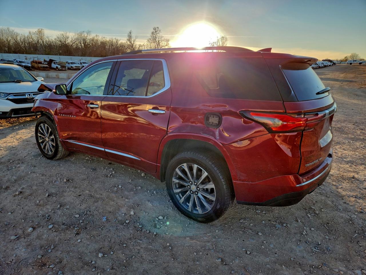 2023 CHEVROLET TRAVERSE PREMIER photo 2