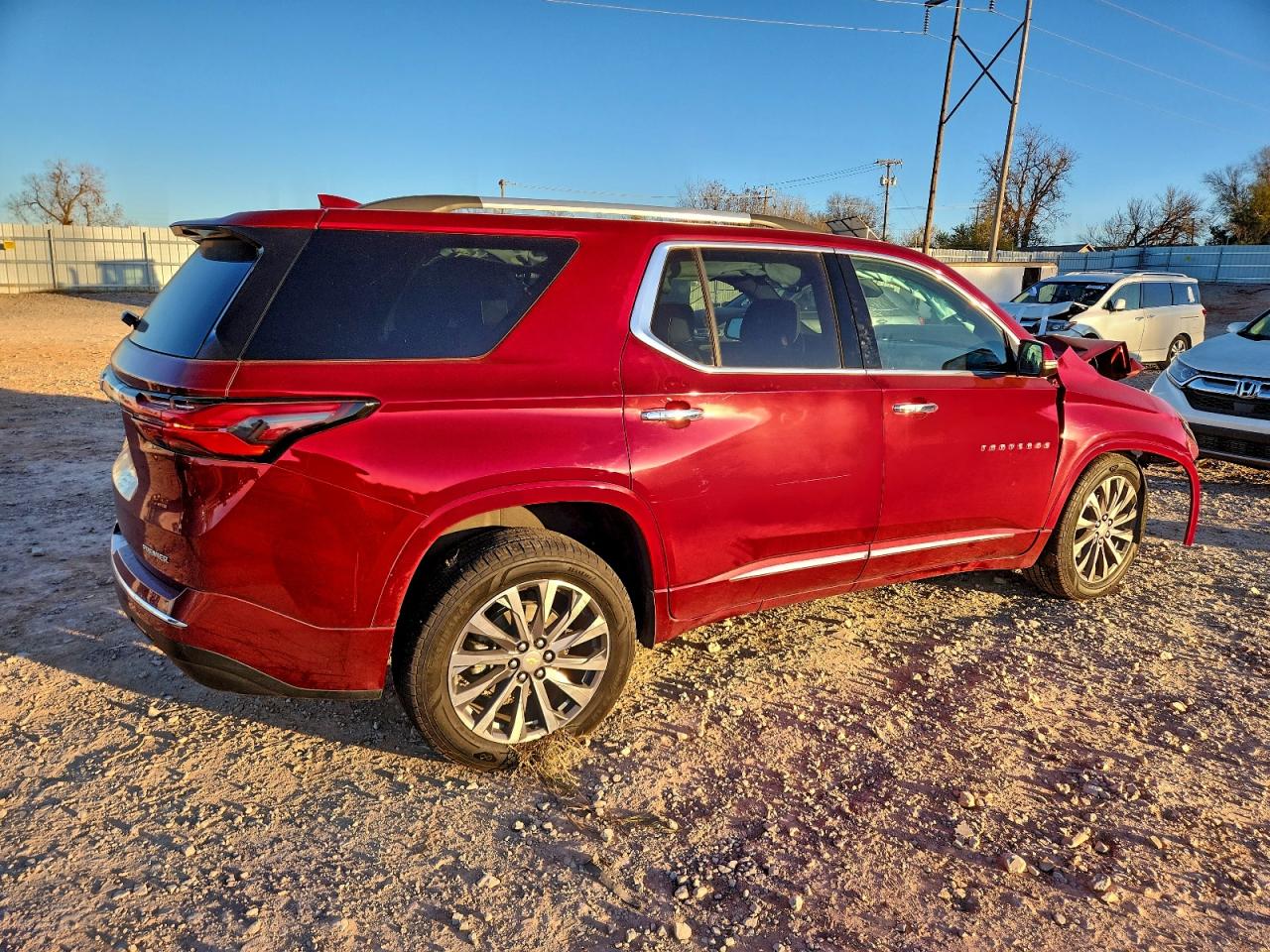 2023 CHEVROLET TRAVERSE PREMIER photo 3