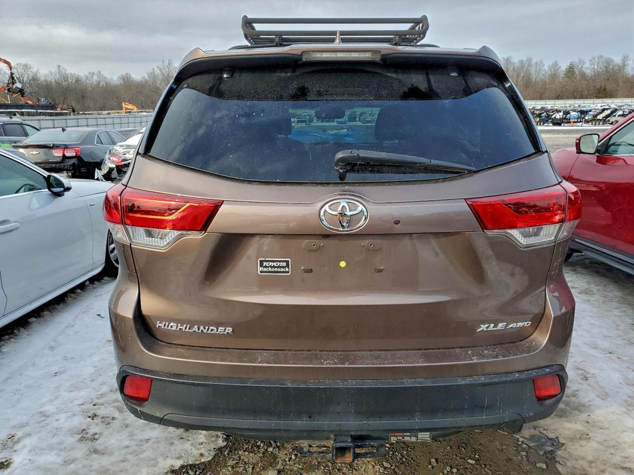 2018 TOYOTA HIGHLANDER SE photo 6