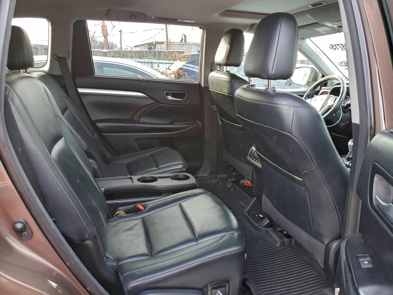 2018 TOYOTA HIGHLANDER SE photo 11
