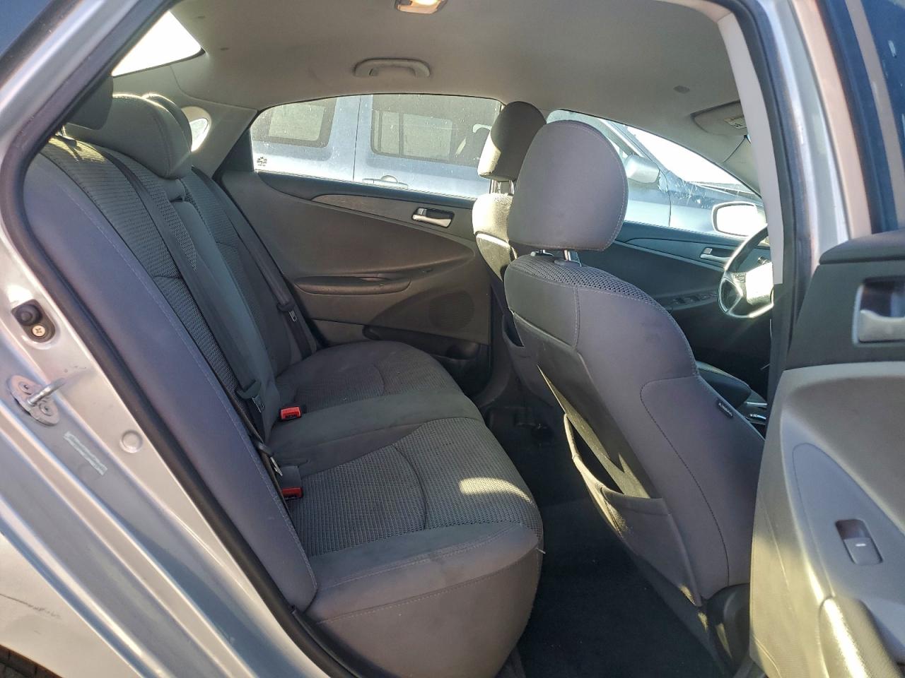 2011 HYUNDAI SONATA GLS photo 10