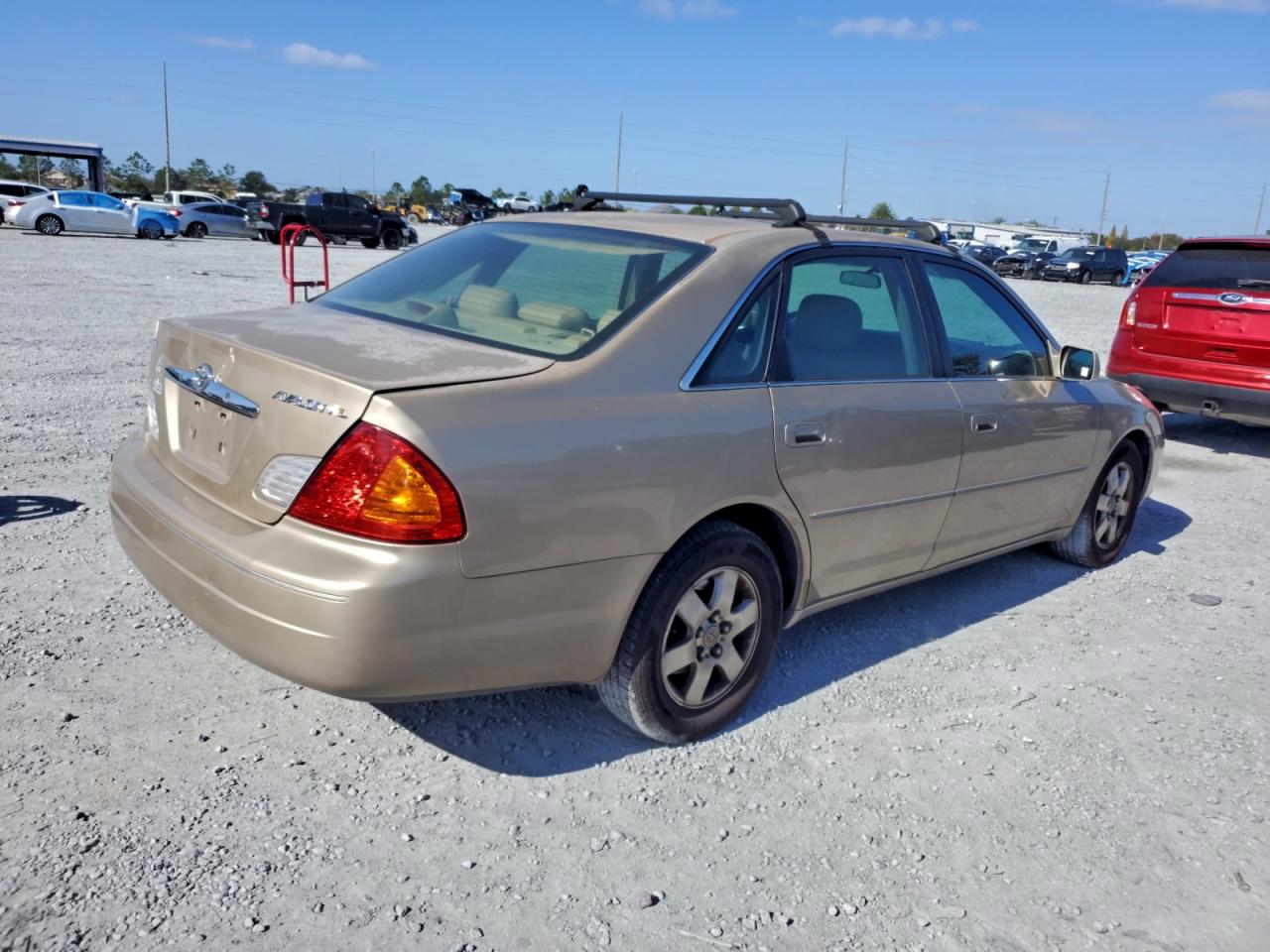 2001 TOYOTA AVALON XL photo 3