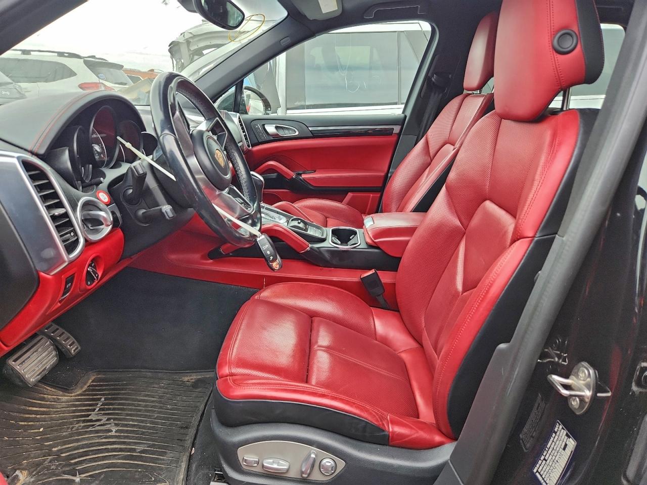 2017 PORSCHE CAYENNE S photo 7