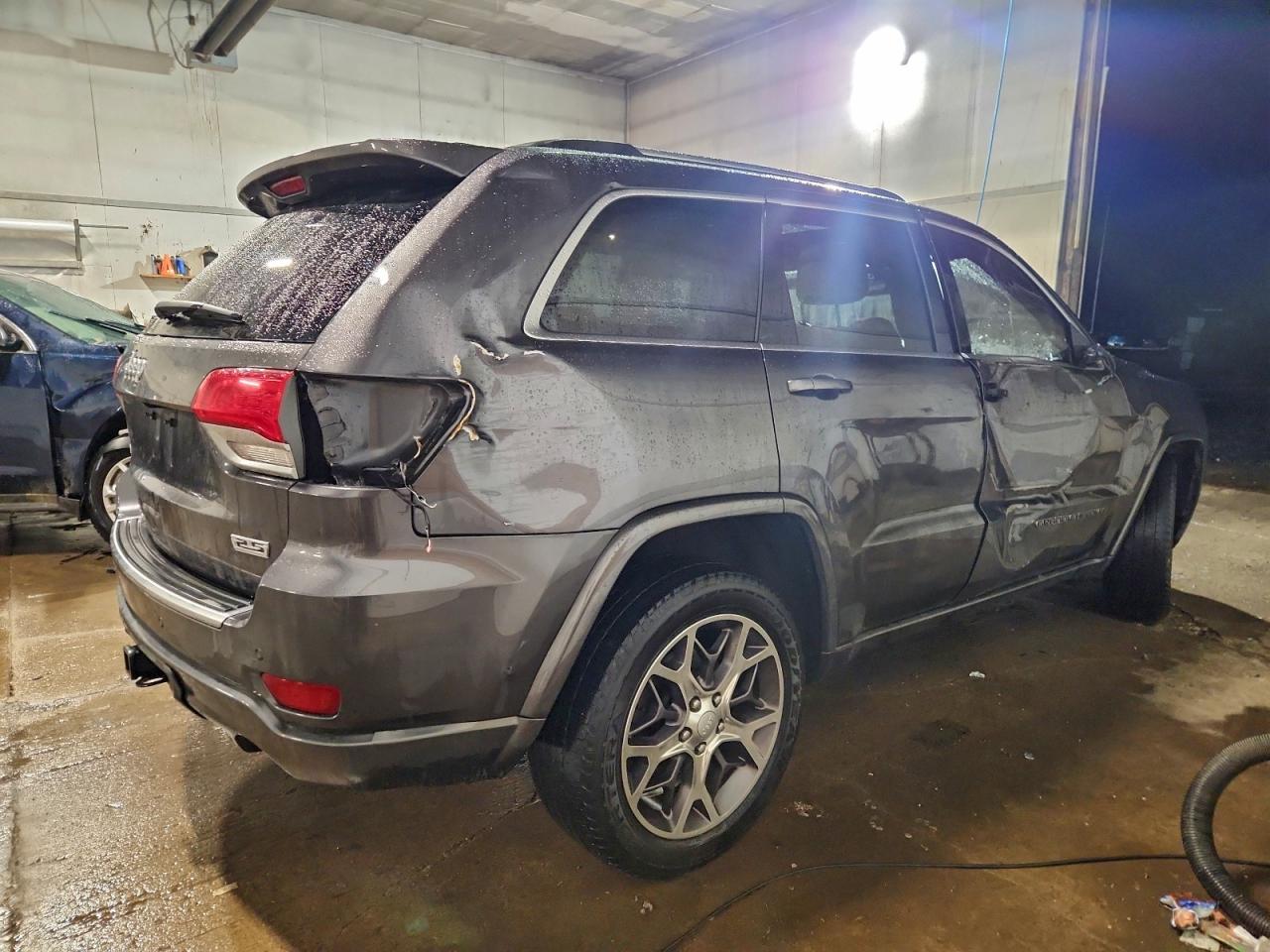 2018 JEEP GRAND CHEROKEE LIMITED photo 3