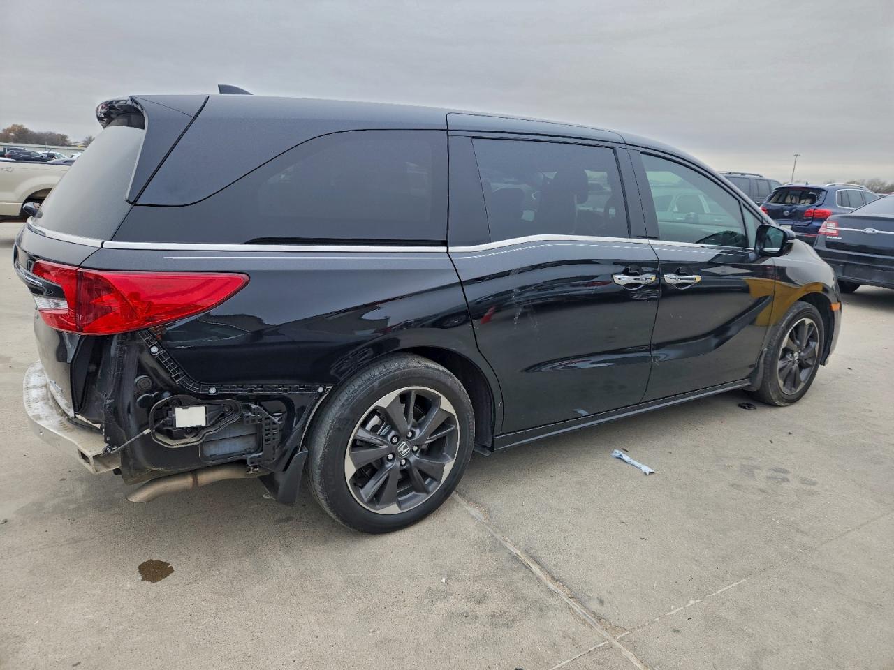 2024 HONDA ODYSSEY ELITE photo 3