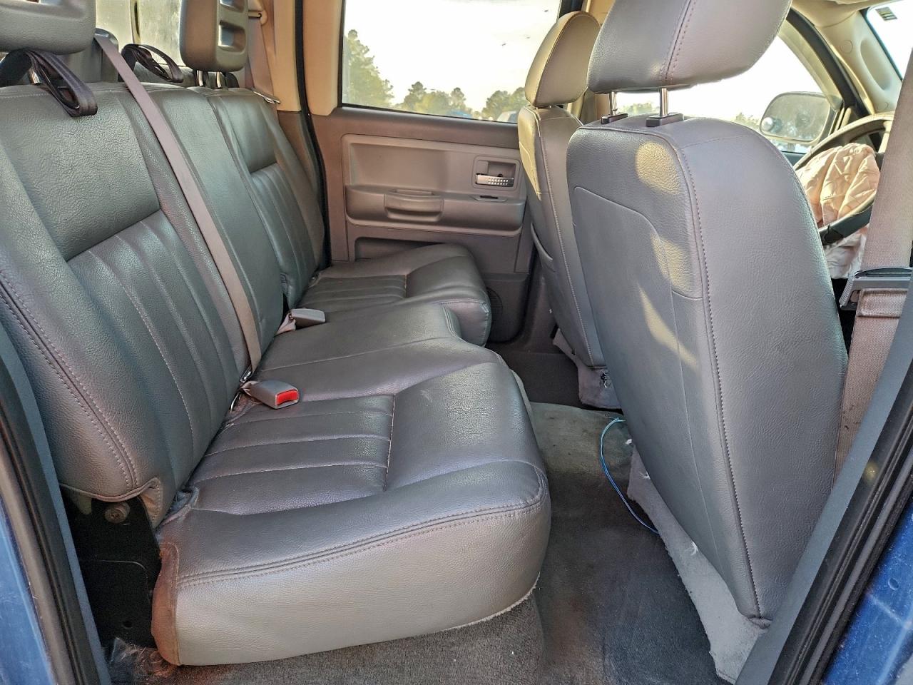 2005 DODGE DAKOTA QUAD LARAMIE photo 10