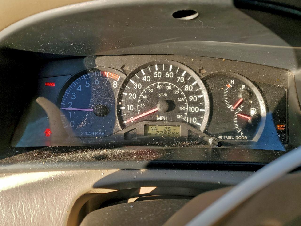 2005 TOYOTA COROLLA CE photo 9
