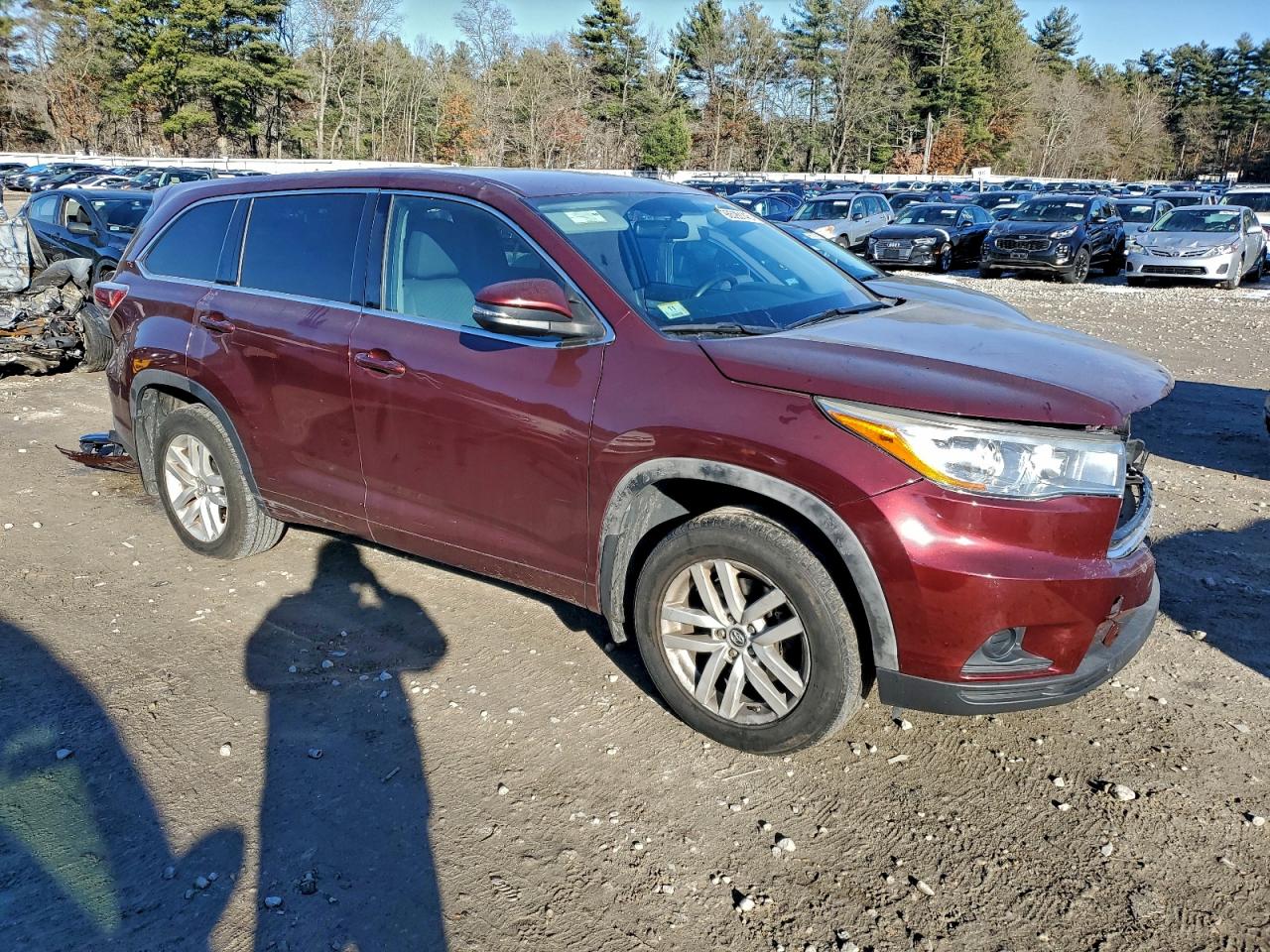 2016 TOYOTA HIGHLANDER LE photo 4
