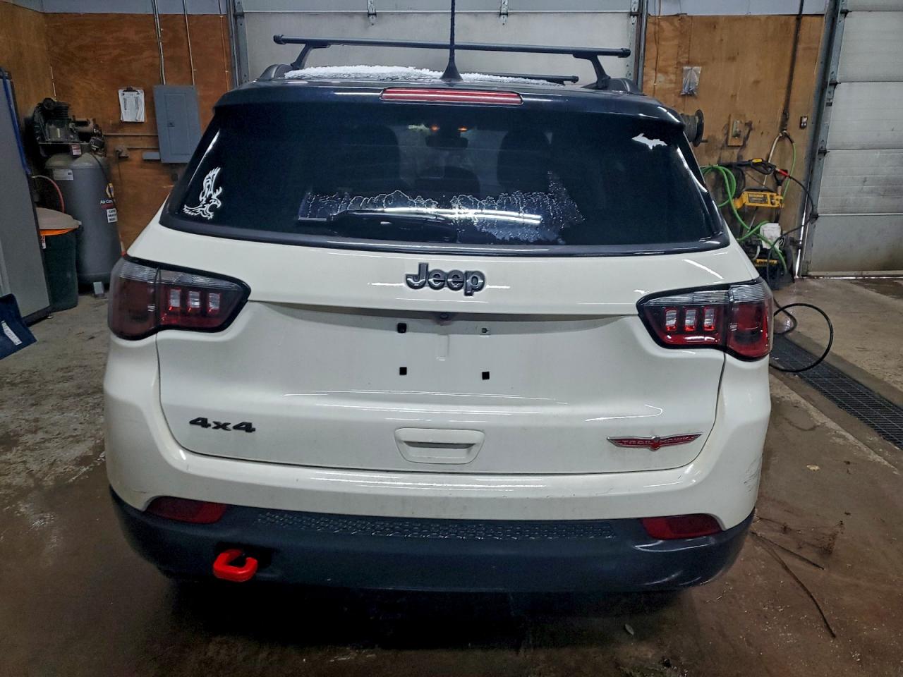 2019 JEEP COMPASS TRAILHAWK photo 6