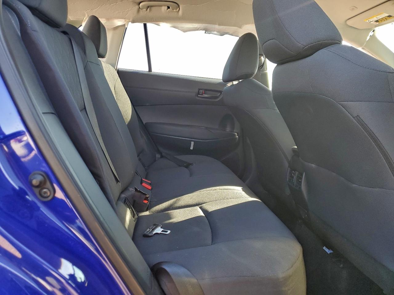 2025 TOYOTA COROLLA CROSS LE photo 11