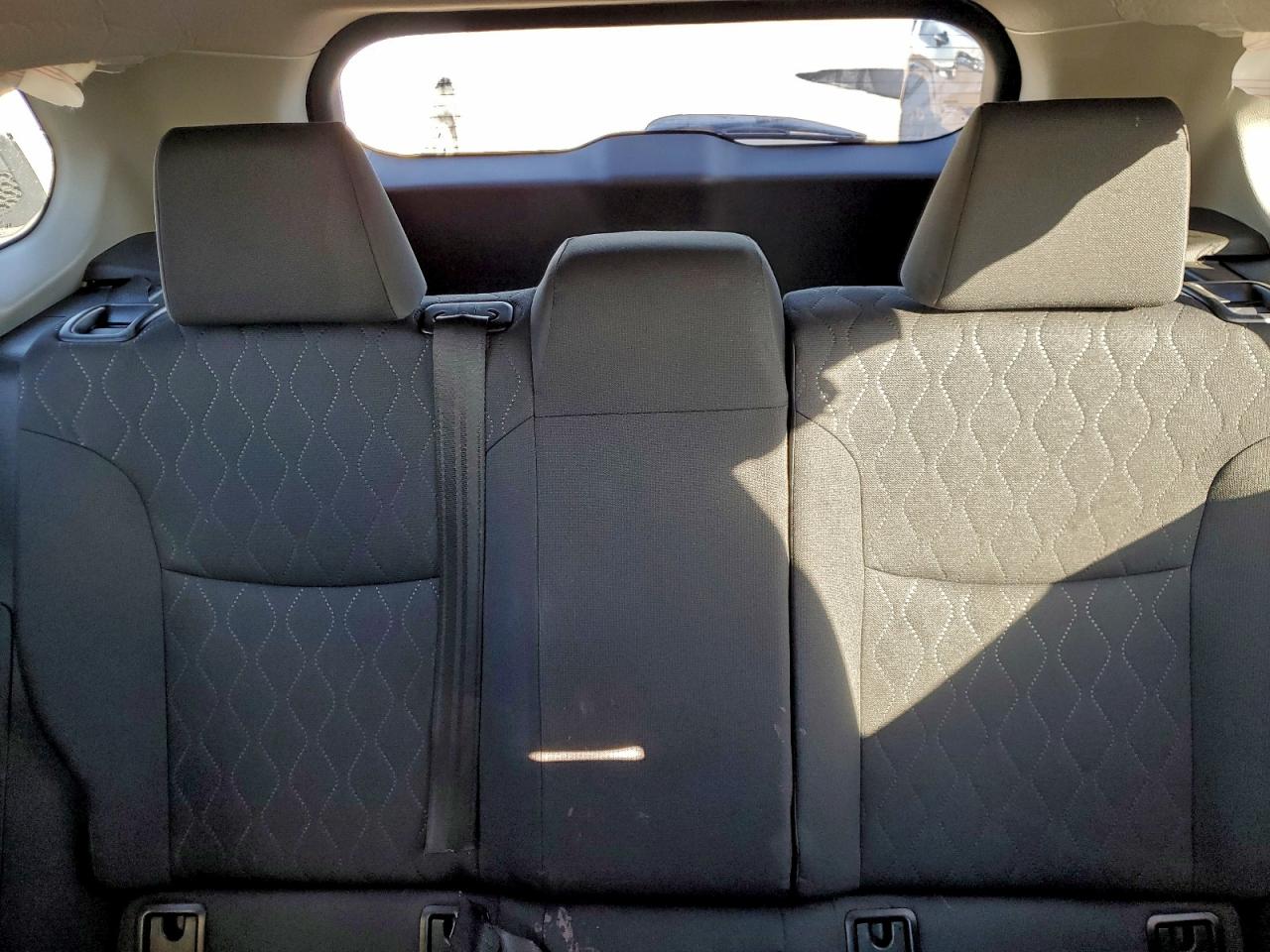 2025 TOYOTA COROLLA CROSS LE photo 10