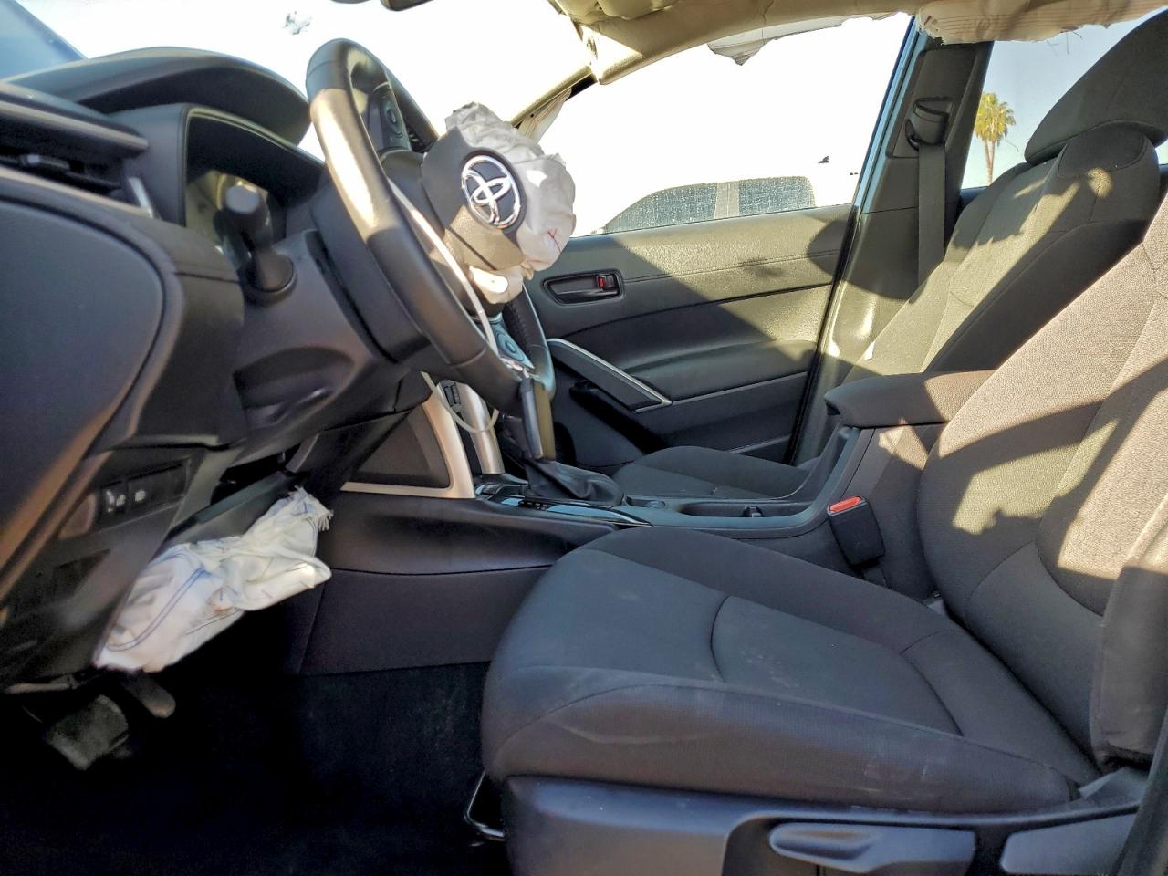 2025 TOYOTA COROLLA CROSS LE photo 7