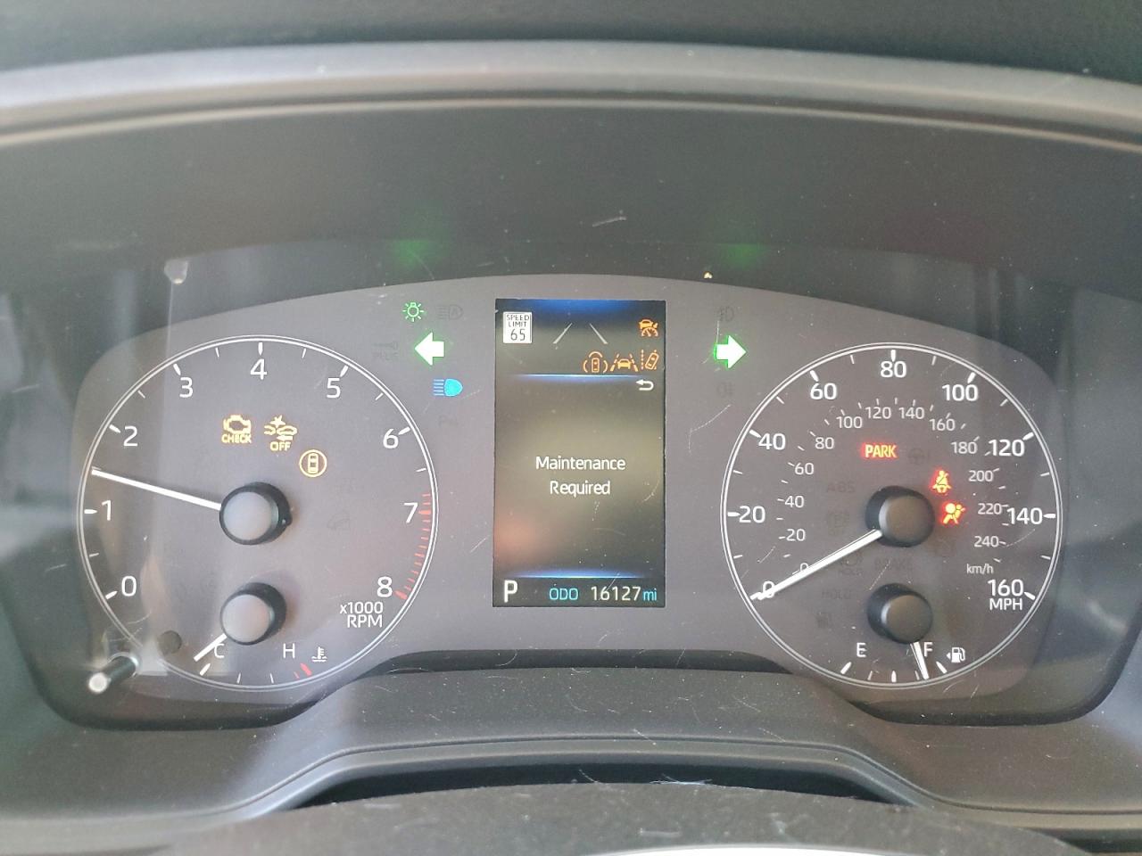 2025 TOYOTA COROLLA CROSS LE photo 9