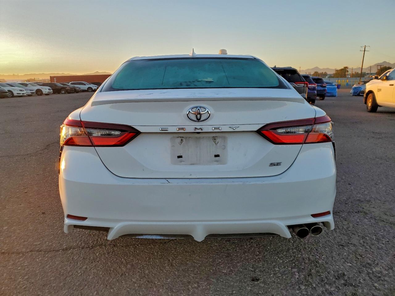 2021 TOYOTA CAMRY SE photo 6