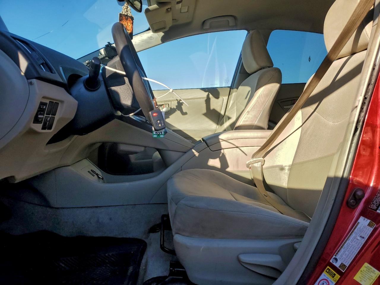 2011 TOYOTA PRIUS photo 13