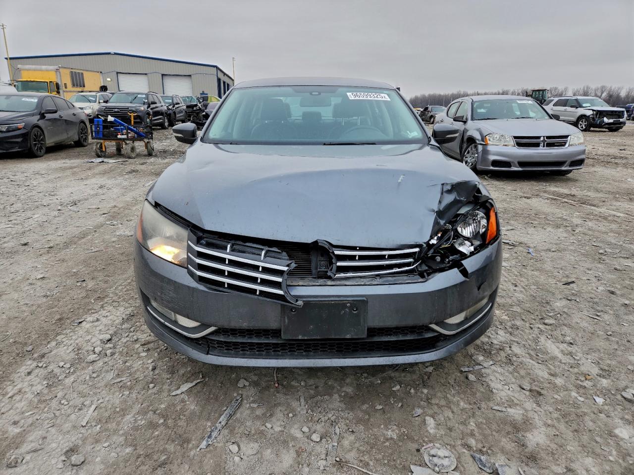 2015 VOLKSWAGEN PASSAT S photo 5