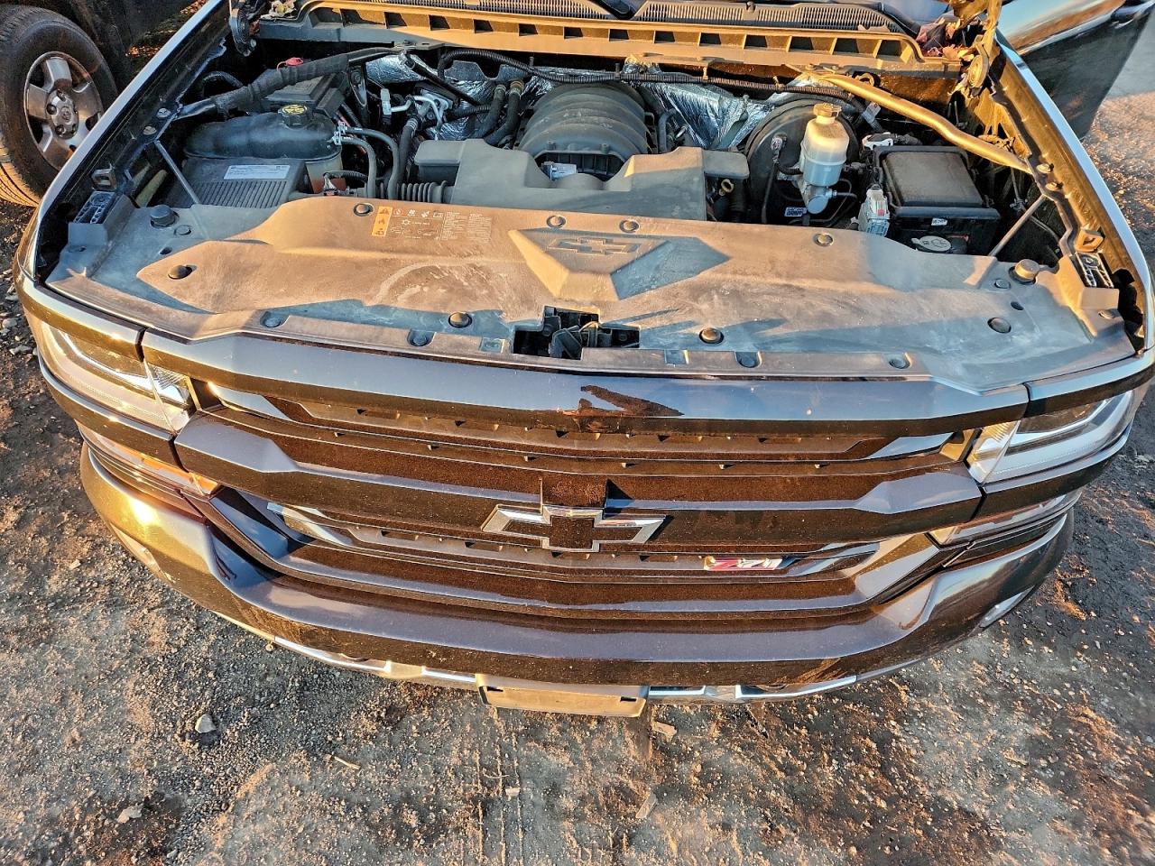 2018 CHEVROLET SILVERADO K1500 LT photo 11