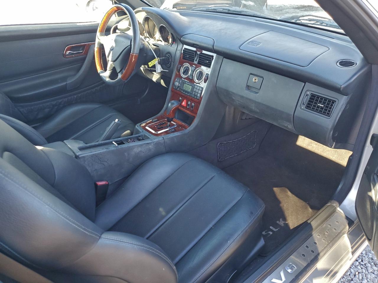 2001 MERCEDES-BENZ SLK 320 photo 15