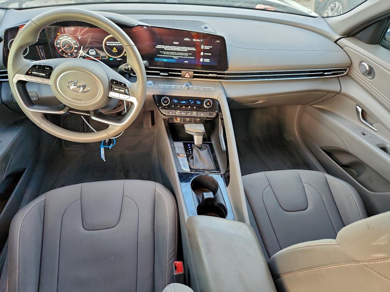 2023 HYUNDAI ELANTRA SEL photo 8