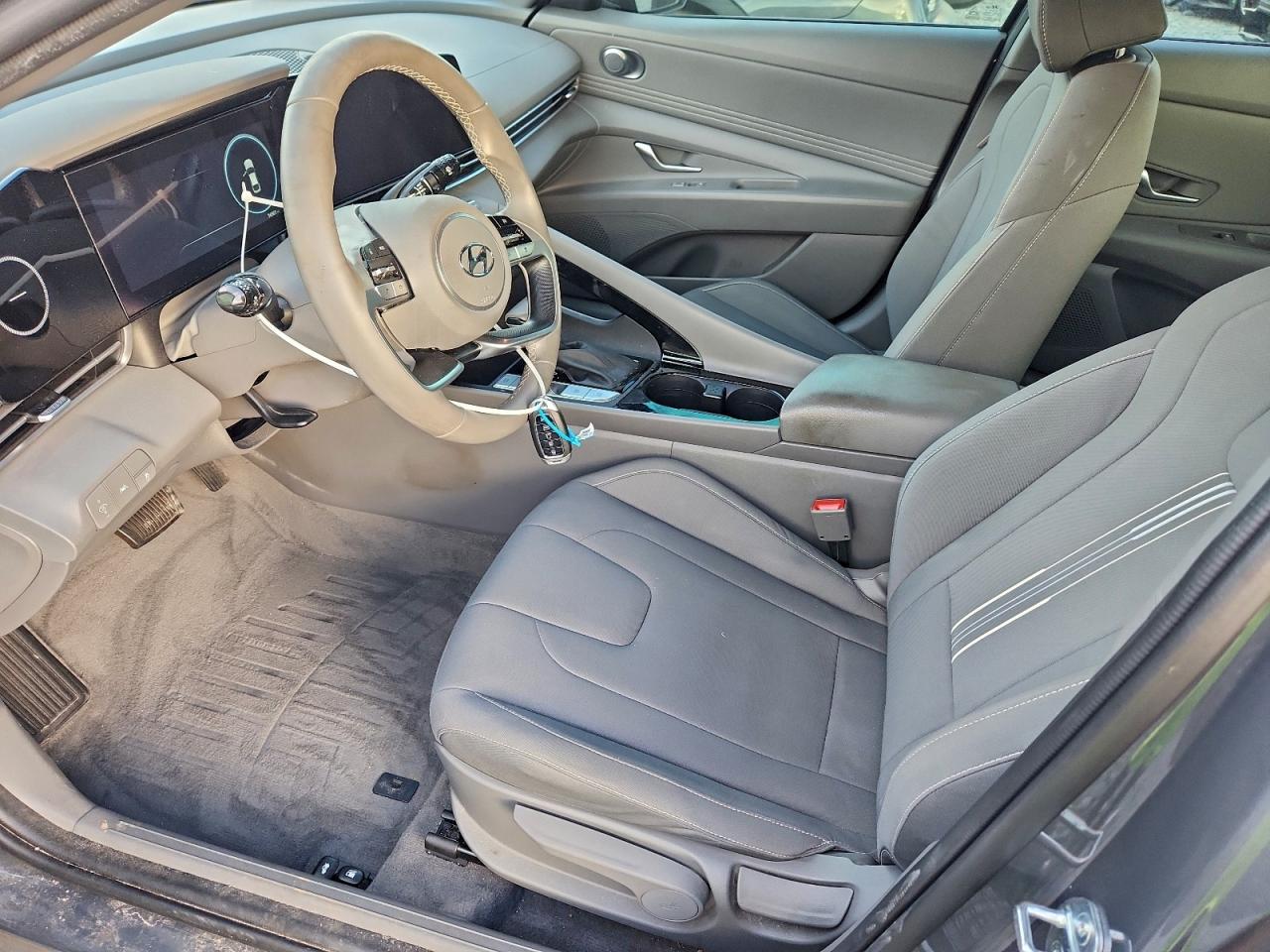 2023 HYUNDAI ELANTRA SEL photo 7