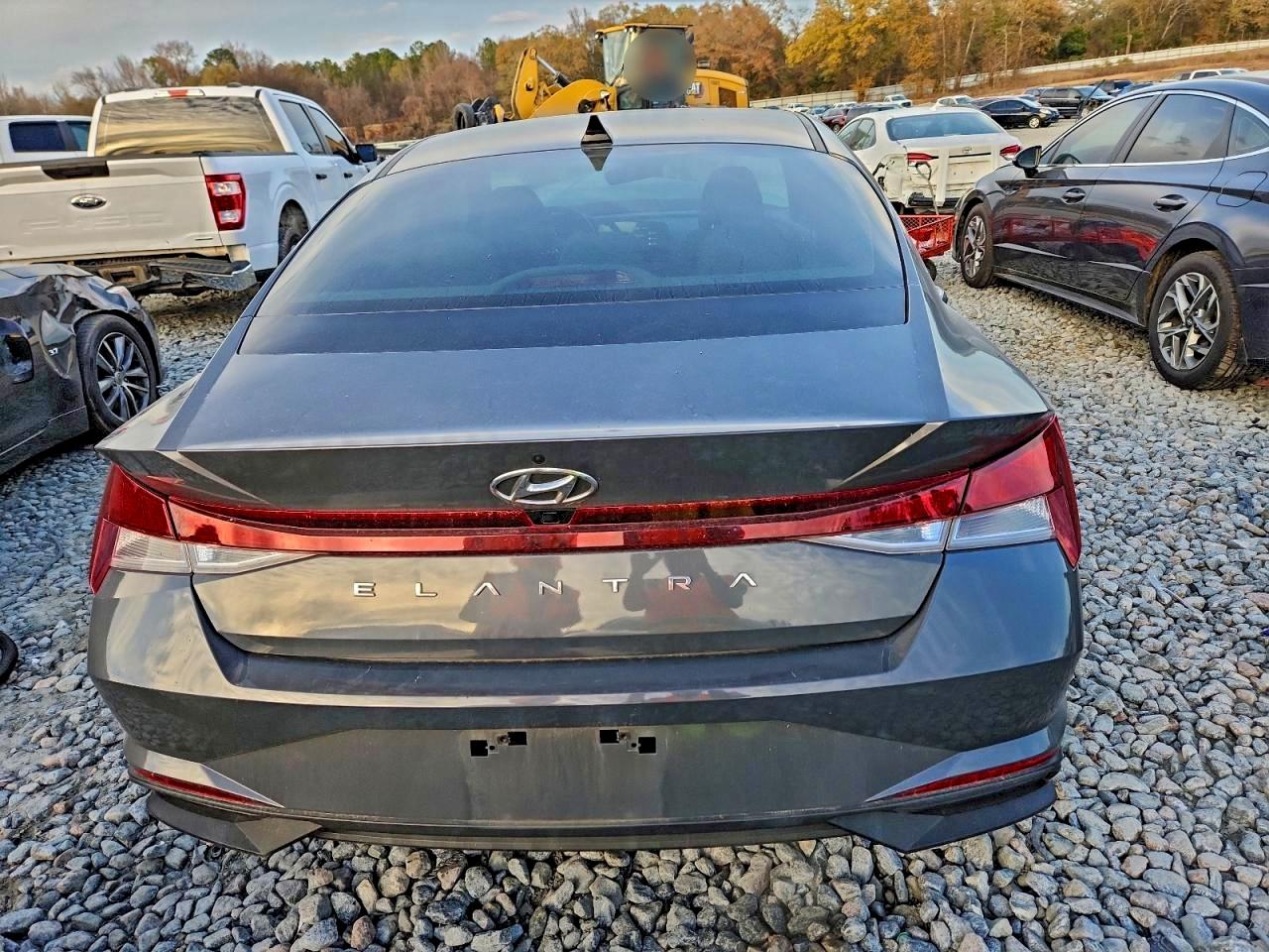 2023 HYUNDAI ELANTRA SEL photo 6