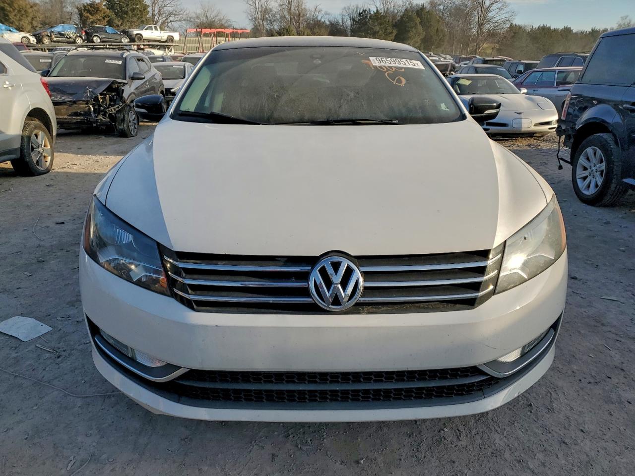 2015 VOLKSWAGEN PASSAT SE photo 5