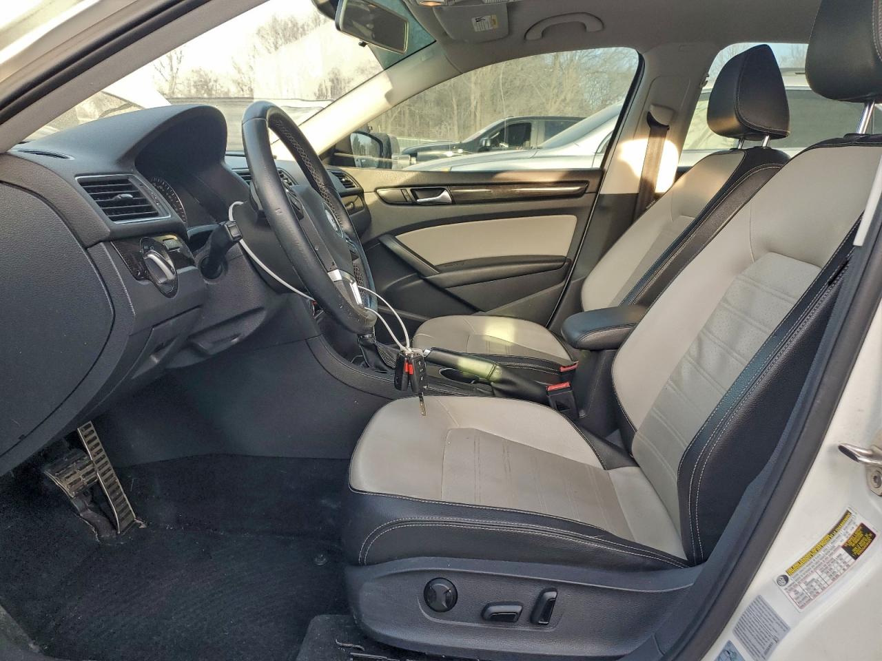 2015 VOLKSWAGEN PASSAT SE photo 7
