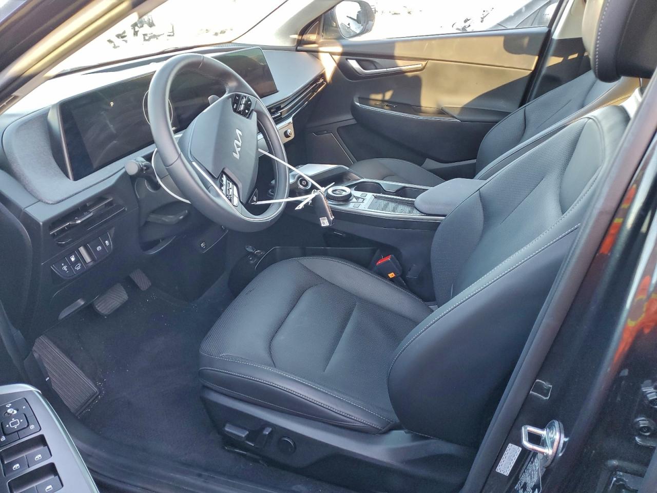 2024 KIA EV6 LIGHT photo 7